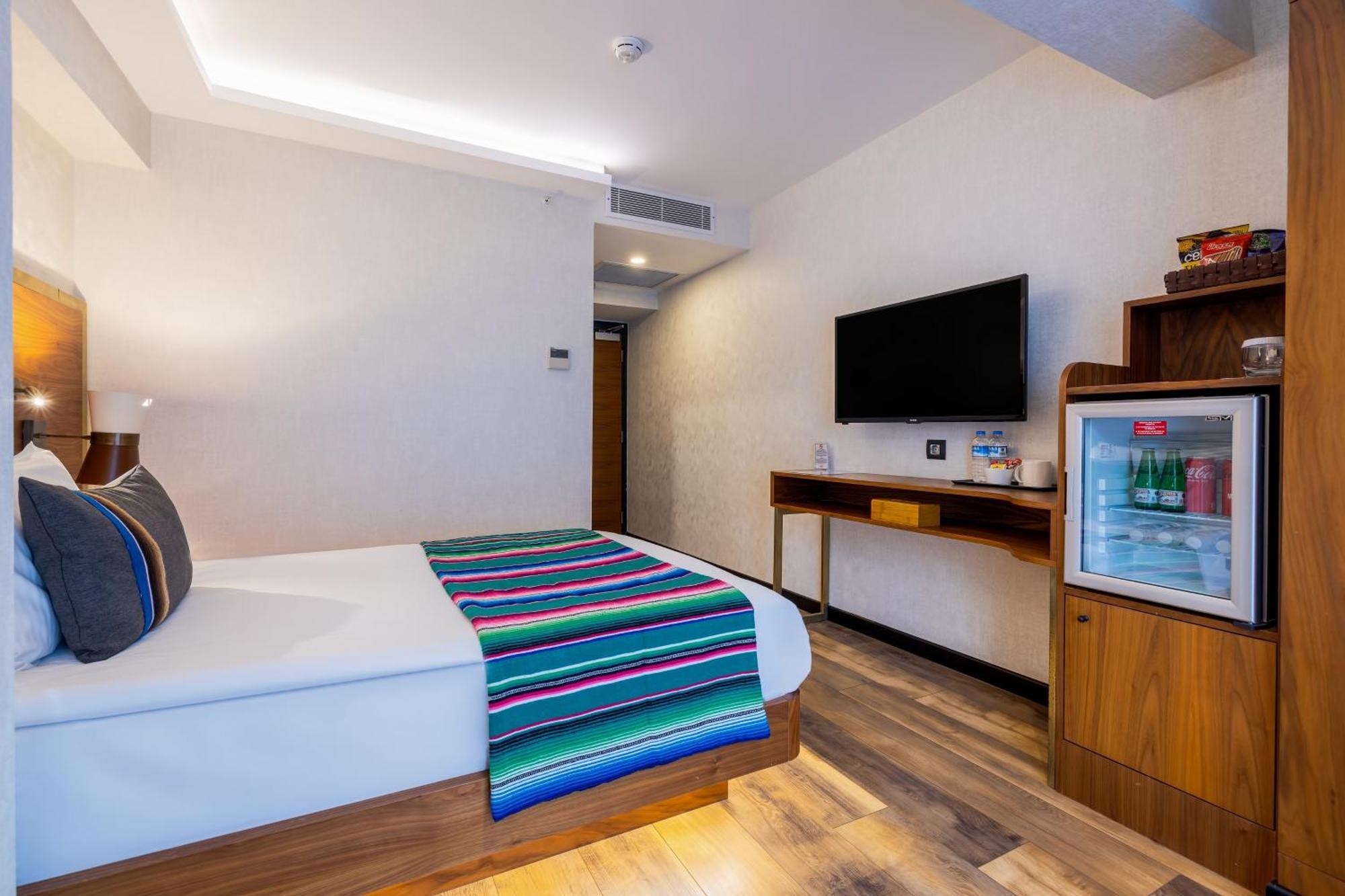 Hay Hotel Alsancak 伊兹密尔 外观 照片